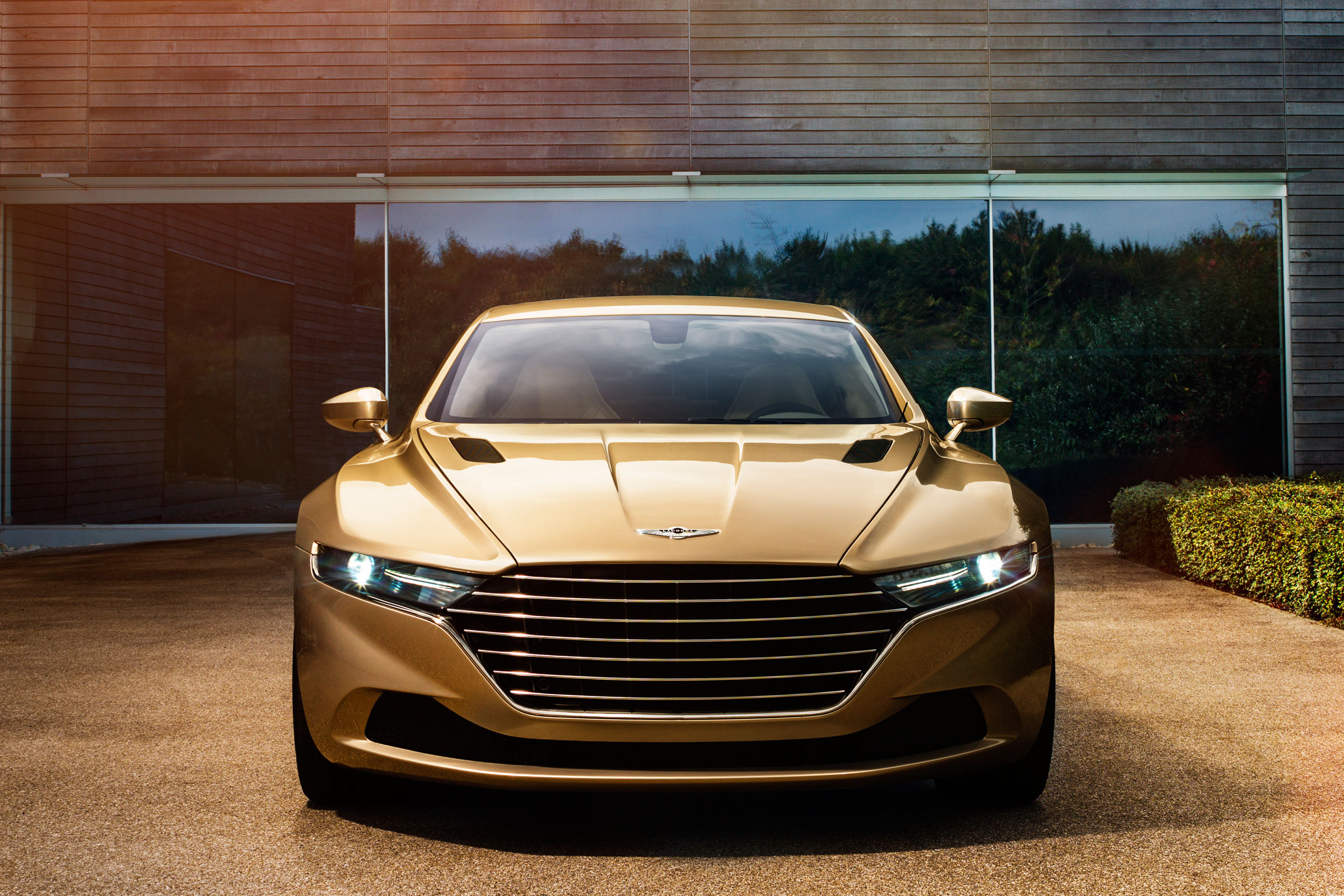 pic Aston Martin Lagonda 2019