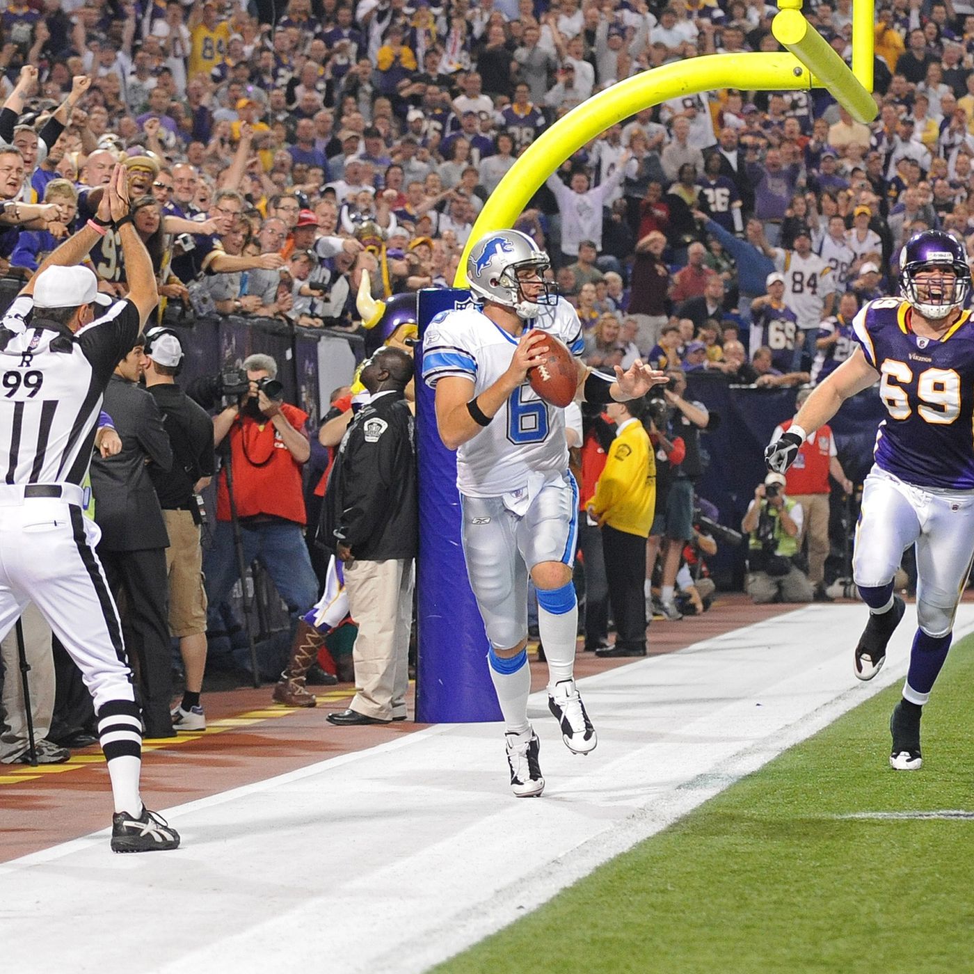 photo Dan Orlovsky Lions Safety