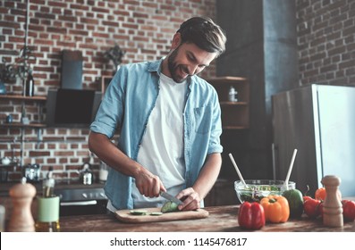 picture Man Cooking Stock Photos