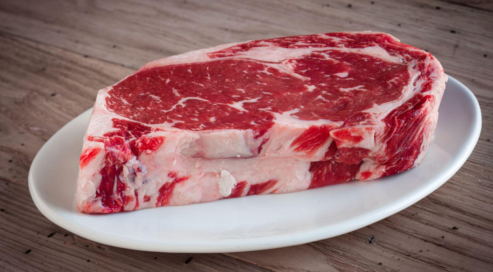 Featured image of post Raw Steak Pictures