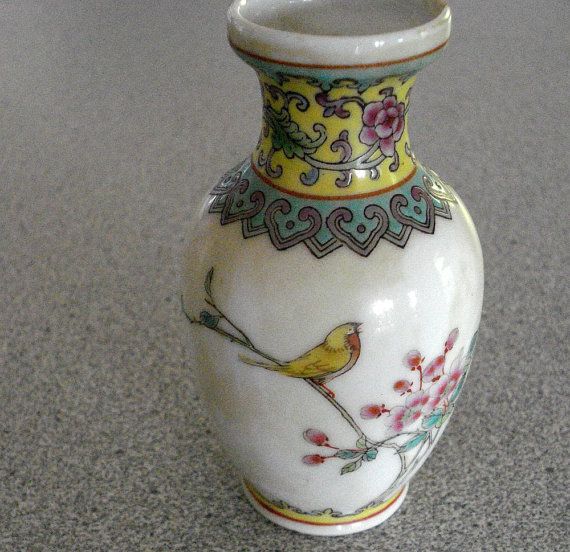 pix Small Antique Chinese Vases