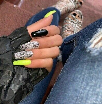 pics Snake Print Acrylic Nails